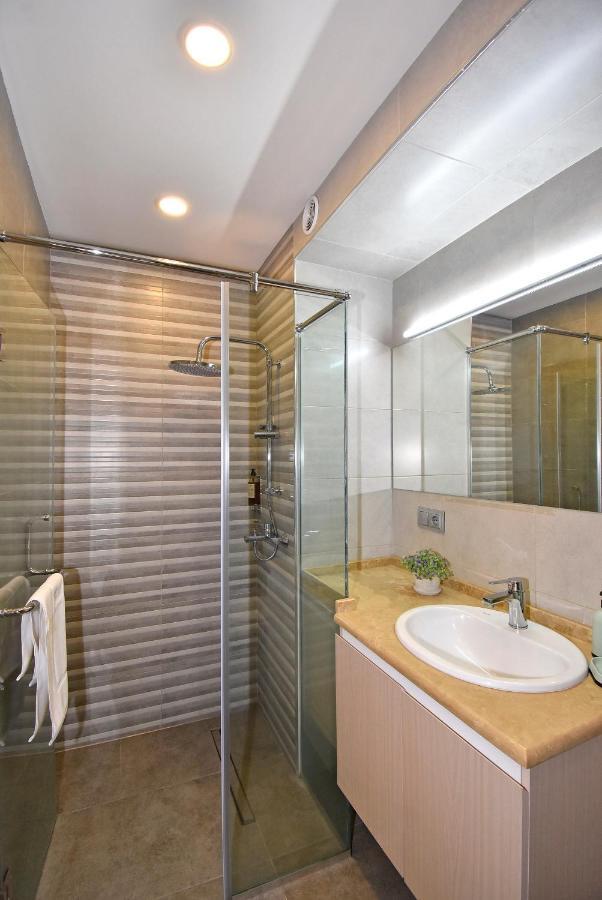 Home4You Apartments On Koghbatsi Yerevan Luaran gambar